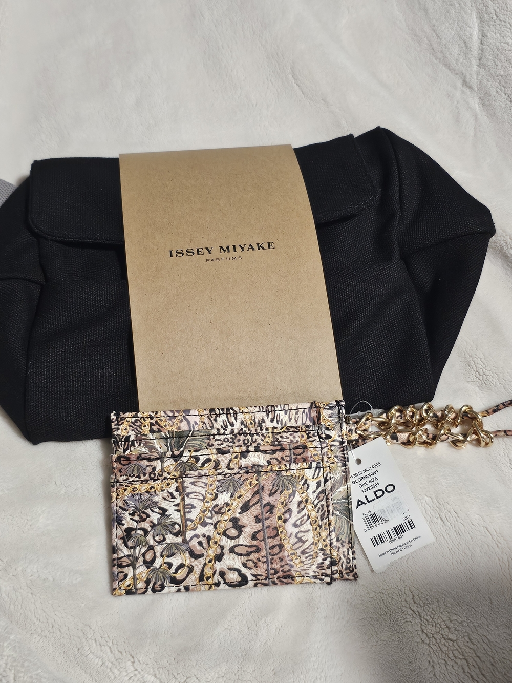 B1T1 ISSEY MIYAKE Organizer & ALDO Floral Leopard Print Cardholder